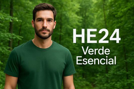 hombre con un bosque verde detrás con texto HE24 Verde Esencial